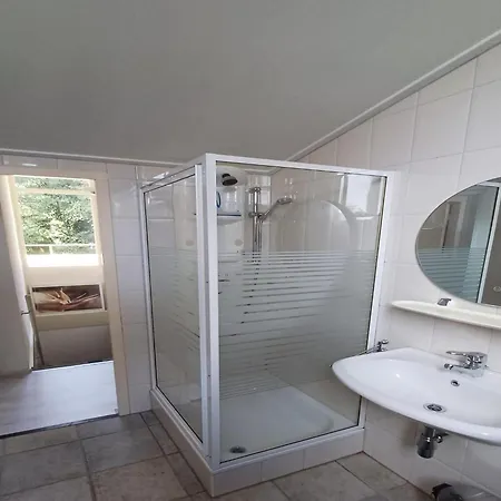 Getaway With Garden In Gelderland בית נופש זלהם
