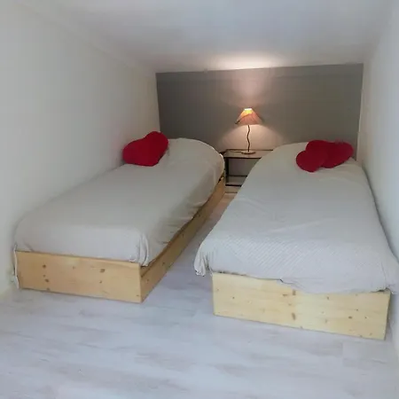 בית נופש Getaway With Garden In Gelderland זלהם