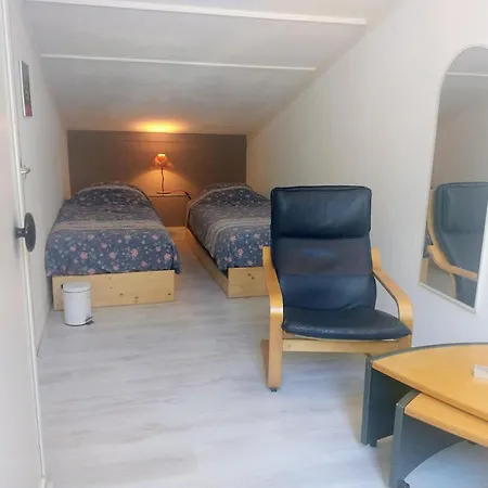 Getaway With Garden In Gelderland בית נופש זלהם