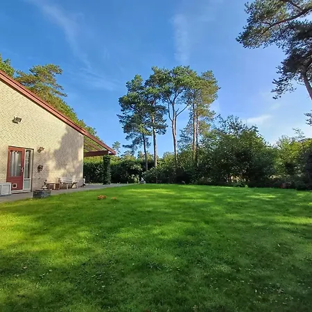 Getaway With Garden In Gelderland בית נופש *